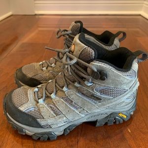 Merrell womens Moab 2 mid waterproof hiking boots size 6M